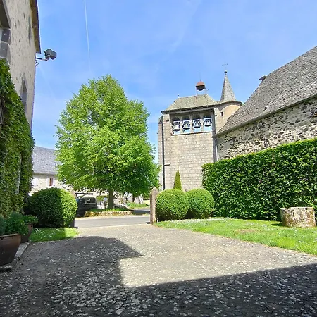 3 D'hotes, Besson, A En Aubrac Lieutades