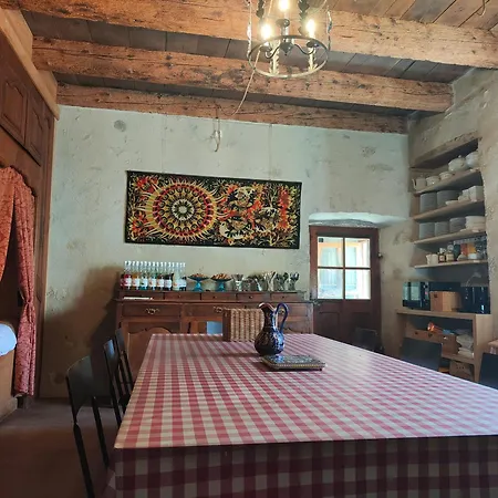 3 D'hotes, Besson, A En Aubrac Nocleg ze śniadaniem 3*