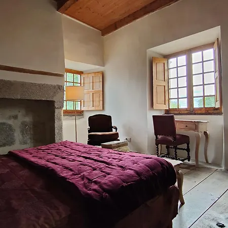 3 D'hotes, Besson, A En Aubrac Lieutades